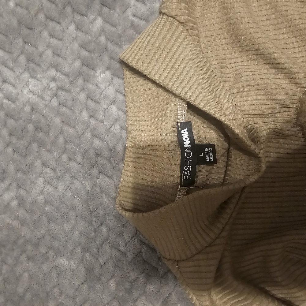 Anything But Subtle Ribbed Crop Top - Mocha - Picture 3 of 4